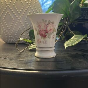 🌸 Vintage Schumann Arzberg “Wild Rose” Porcelain Bud Vase